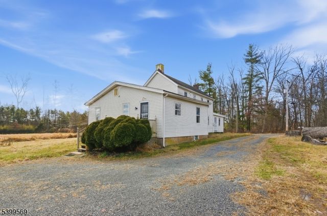 19 Thatcher Rd, Kingwood Twp., NJ 08825