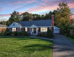 69 Fairwood Farms Drive, West Hartford, CT 06107