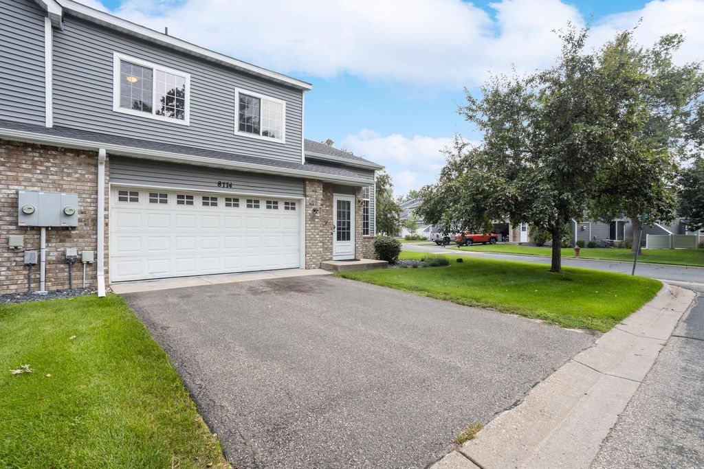 8774 Hastings Circle NE, Blaine, MN 55449