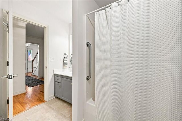 413 Hollinswood Avenue, Winston-salem, NC 27103