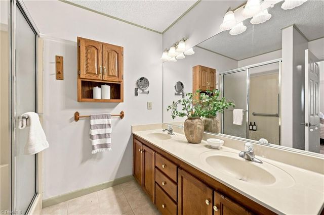 413 Hollinswood Avenue, Winston-salem, NC 27103