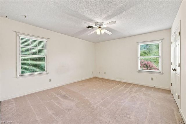 413 Hollinswood Avenue, Winston-salem, NC 27103