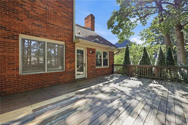 413 Hollinswood Avenue, Winston-salem, NC 27103