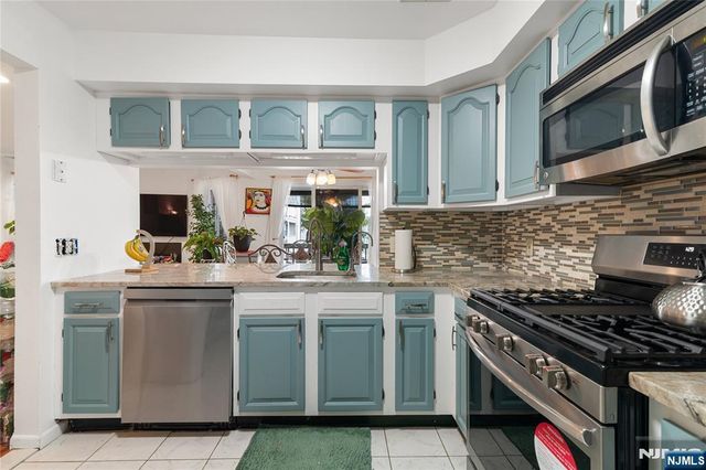 15 Boulder Run Road, Paterson, NJ 07501