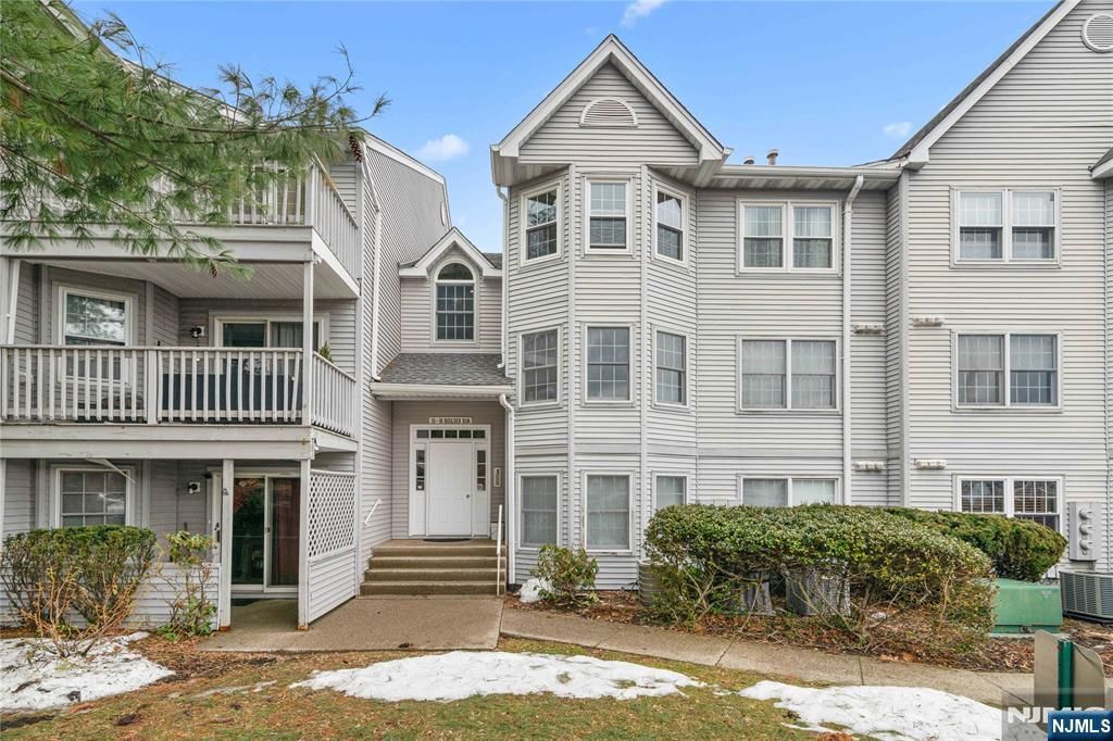 15 Boulder Run Road, Paterson, NJ 07501