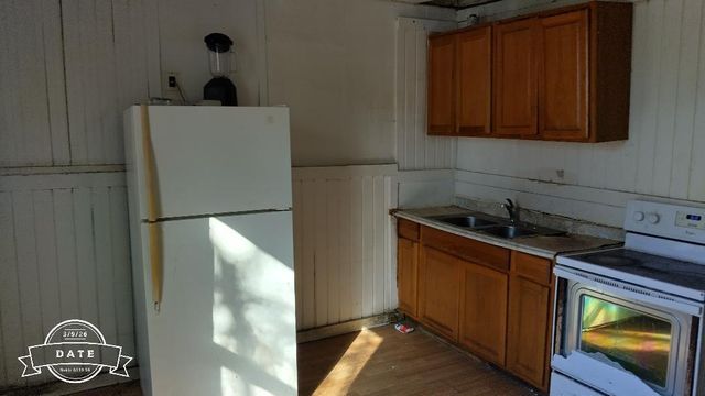 2037 N 40th STREET, Milwaukee, WI 53208