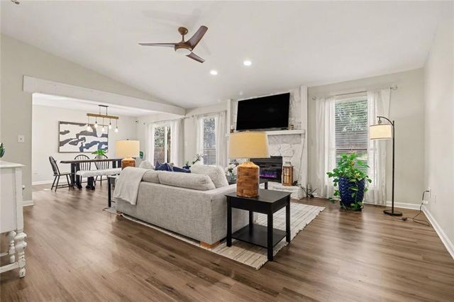 1370 Terramont Drive, Roswell, GA 30076