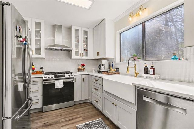 1370 Terramont Drive, Roswell, GA 30076