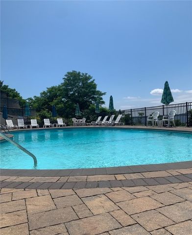 25 Bullocks Point Avenue 5C, East Providence, RI 02915