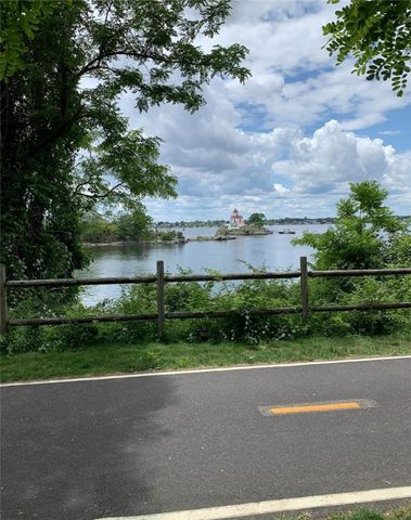 25 Bullocks Point Avenue 5C, East Providence, RI 02915