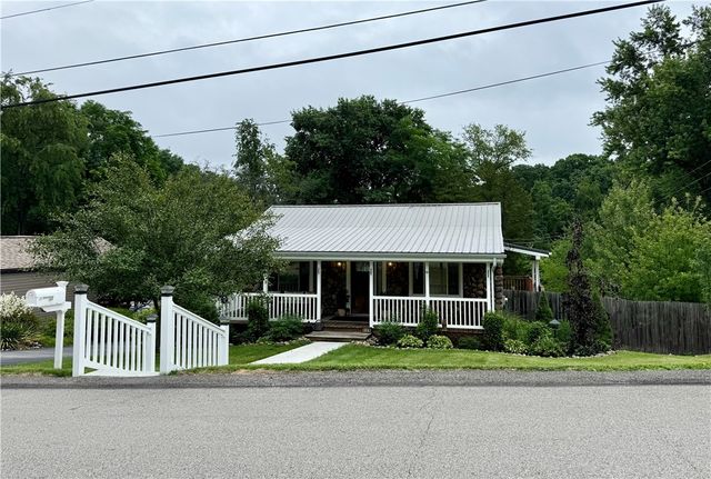 220 Widmer Ave., Lower Burrell, PA 15068