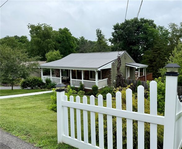 220 Widmer Ave., Lower Burrell, PA 15068