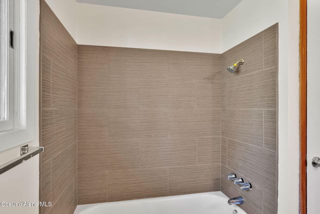 407 E BUTTERCUP LN, Coeur D'alene, ID 83815
