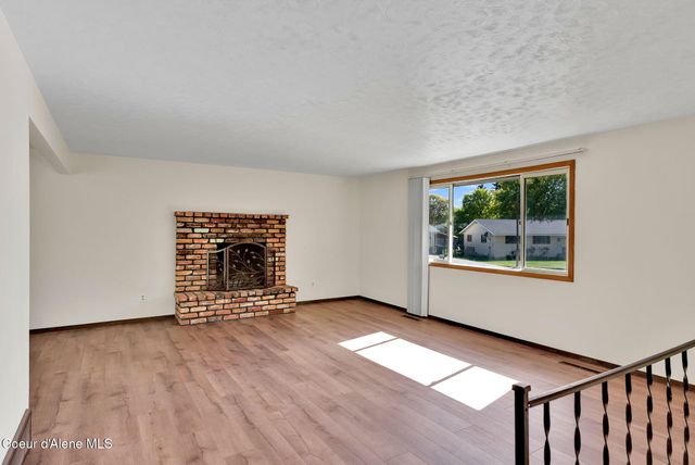 407 E BUTTERCUP LN, Coeur D'alene, ID 83815