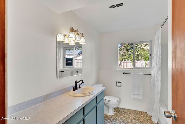 407 E BUTTERCUP LN, Coeur D'alene, ID 83815
