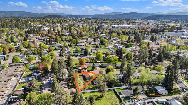 407 E BUTTERCUP LN, Coeur D'alene, ID 83815