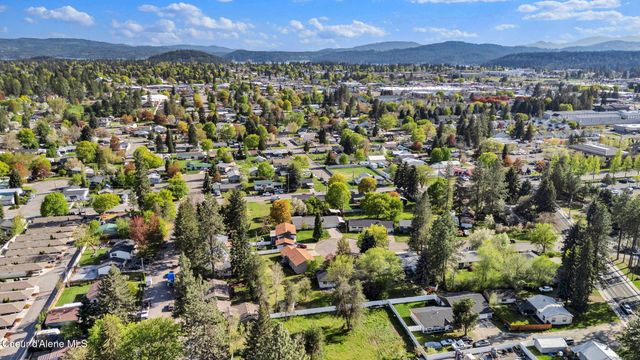 407 E BUTTERCUP LN, Coeur D'alene, ID 83815