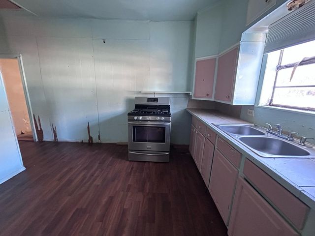 1032 S Montgomery Street, Sherman, TX 75090