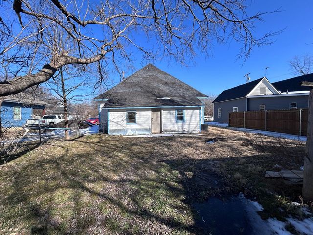 1032 S Montgomery Street, Sherman, TX 75090