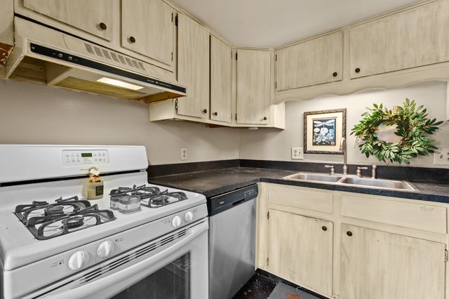 25140 Potomac Drive 3, South Lyon City, MI 48178