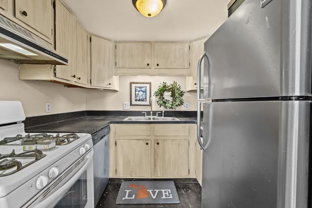 25140 Potomac Drive 3, South Lyon City, MI 48178