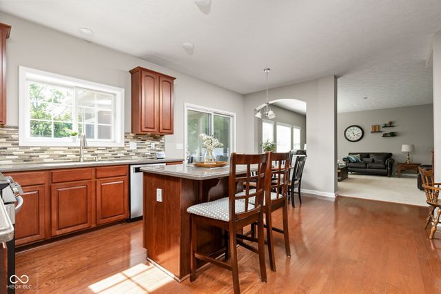 4289 Honeysuckle Lane, Zionsville, IN 46077