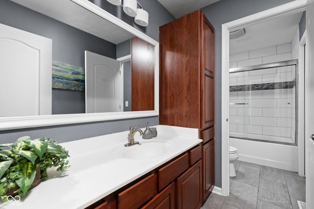 4289 Honeysuckle Lane, Zionsville, IN 46077