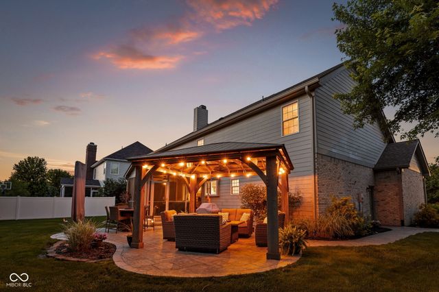 4289 Honeysuckle Lane, Zionsville, IN 46077
