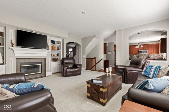 4289 Honeysuckle Lane, Zionsville, IN 46077