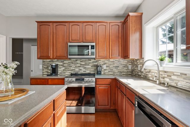4289 Honeysuckle Lane, Zionsville, IN 46077