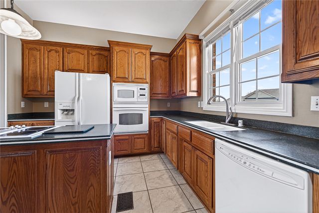 4 Clubhouse Place, Bella Vista, AR 72715