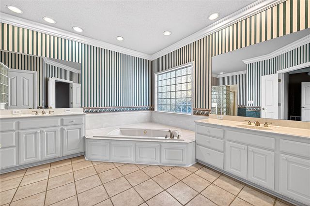 4 Clubhouse Place, Bella Vista, AR 72715