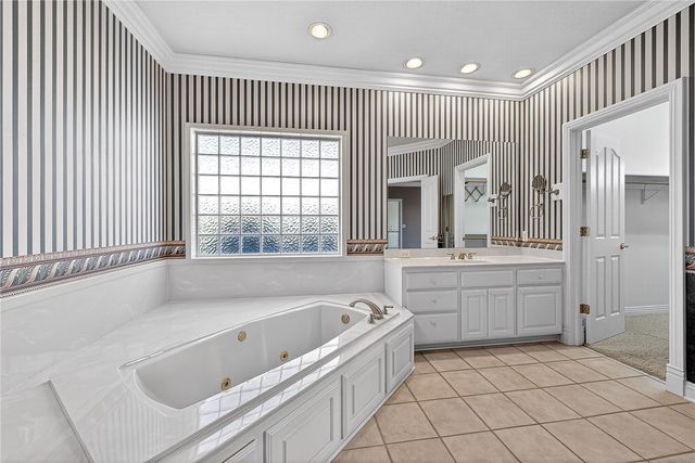 4 Clubhouse Place, Bella Vista, AR 72715
