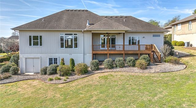 4 Clubhouse Place, Bella Vista, AR 72715