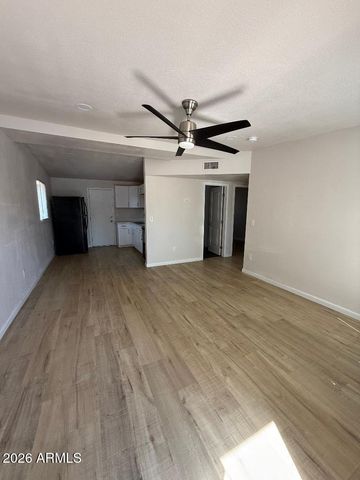 1215 E MISSION Lane, Phoenix, AZ 85020