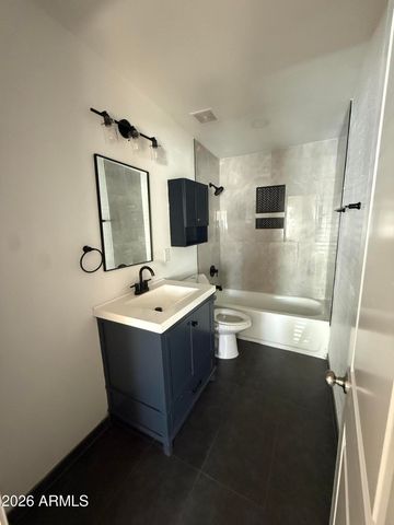 1215 E MISSION Lane, Phoenix, AZ 85020