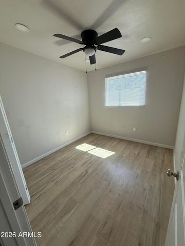 1215 E MISSION Lane, Phoenix, AZ 85020