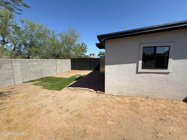 1215 E MISSION Lane, Phoenix, AZ 85020
