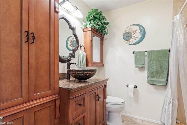 5560 Longleaf DR, North Fort Myers, FL 33917