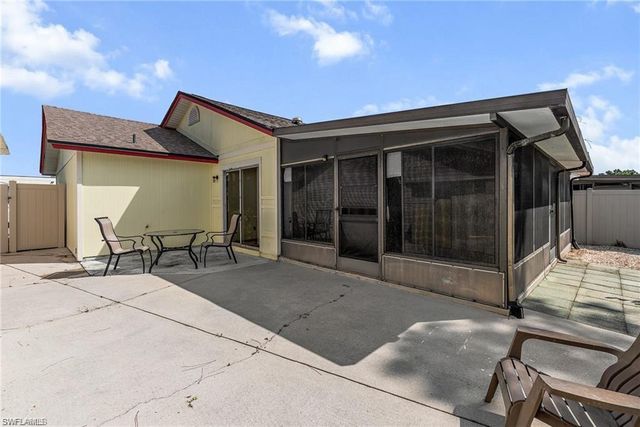 5560 Longleaf DR, North Fort Myers, FL 33917