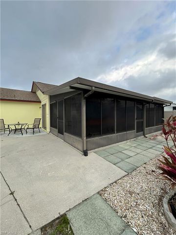 5560 Longleaf DR, North Fort Myers, FL 33917