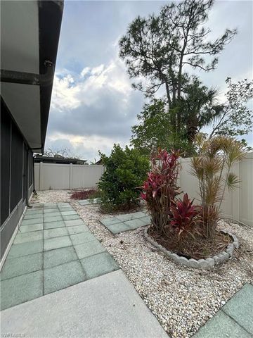 5560 Longleaf DR, North Fort Myers, FL 33917