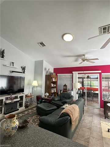 5560 Longleaf DR, North Fort Myers, FL 33917