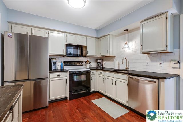 3 Winfield Court, Palmer Twp, PA 18045