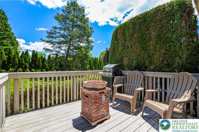 3 Winfield Court, Palmer Twp, PA 18045