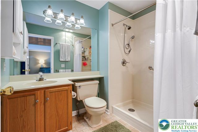 3 Winfield Court, Palmer Twp, PA 18045