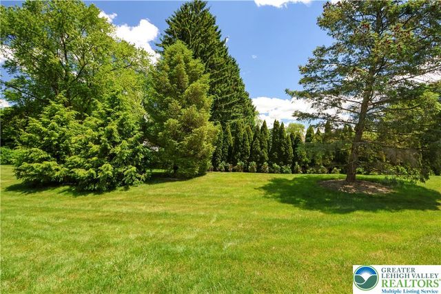 3 Winfield Court, Palmer Twp, PA 18045