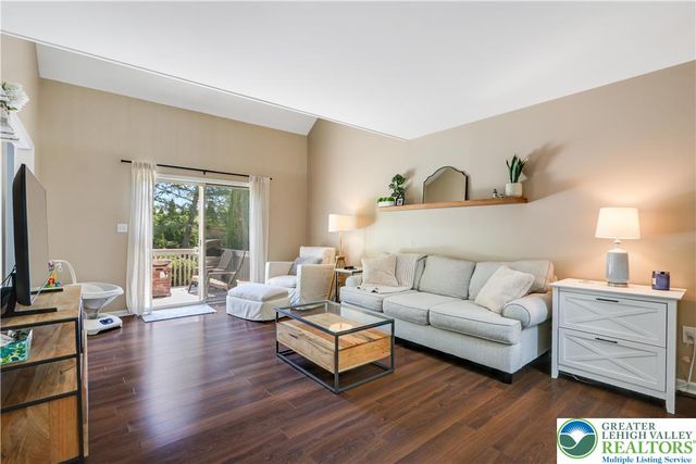 3 Winfield Court, Palmer Twp, PA 18045