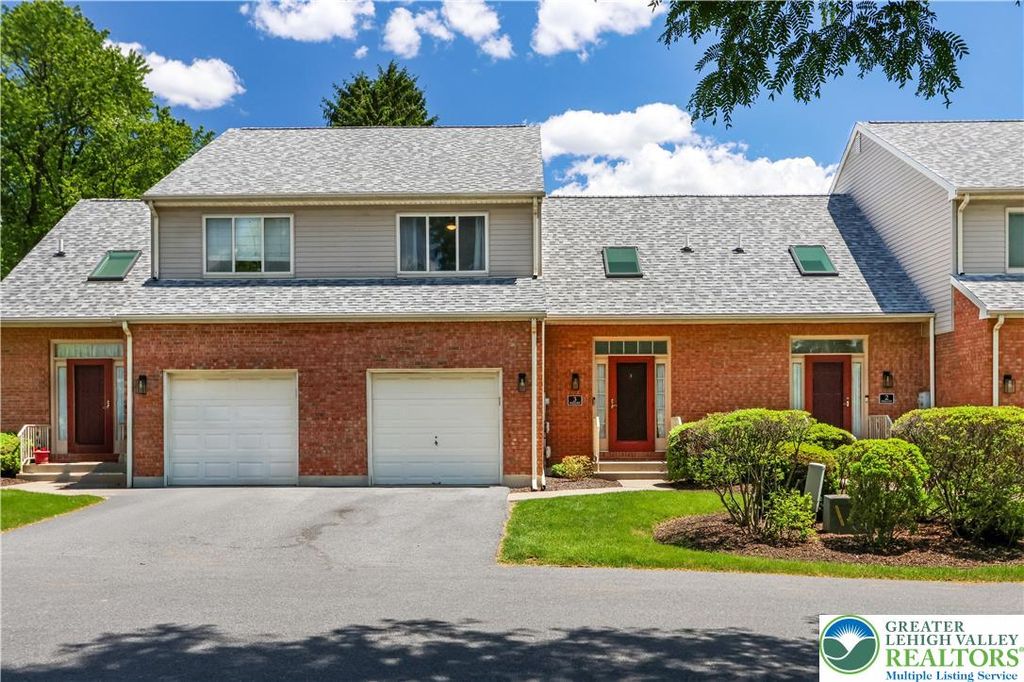 3 Winfield Court, Palmer Twp, PA 18045