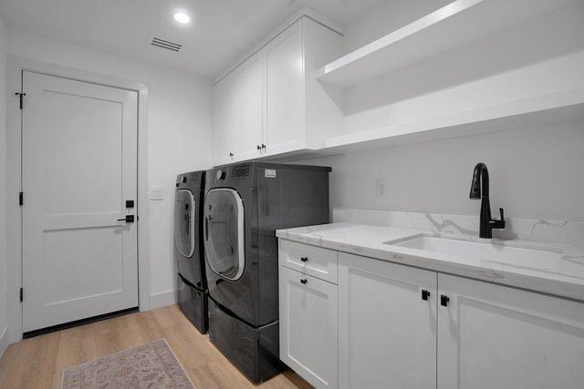 710 Hawk Hill Trail, Palm Desert, CA 92211